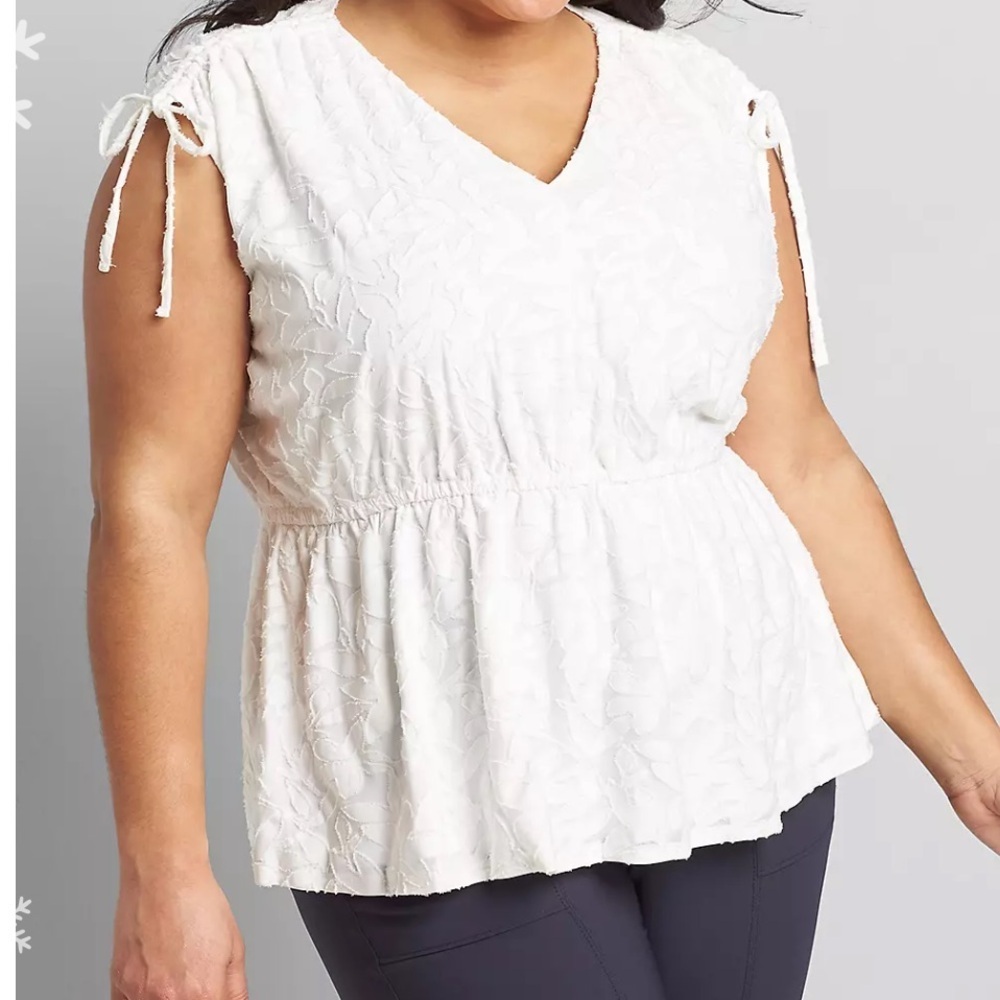 NWT Lane Bryant White Textured Peplum Blouse Ruched Shoulder Sleeveless 26/28